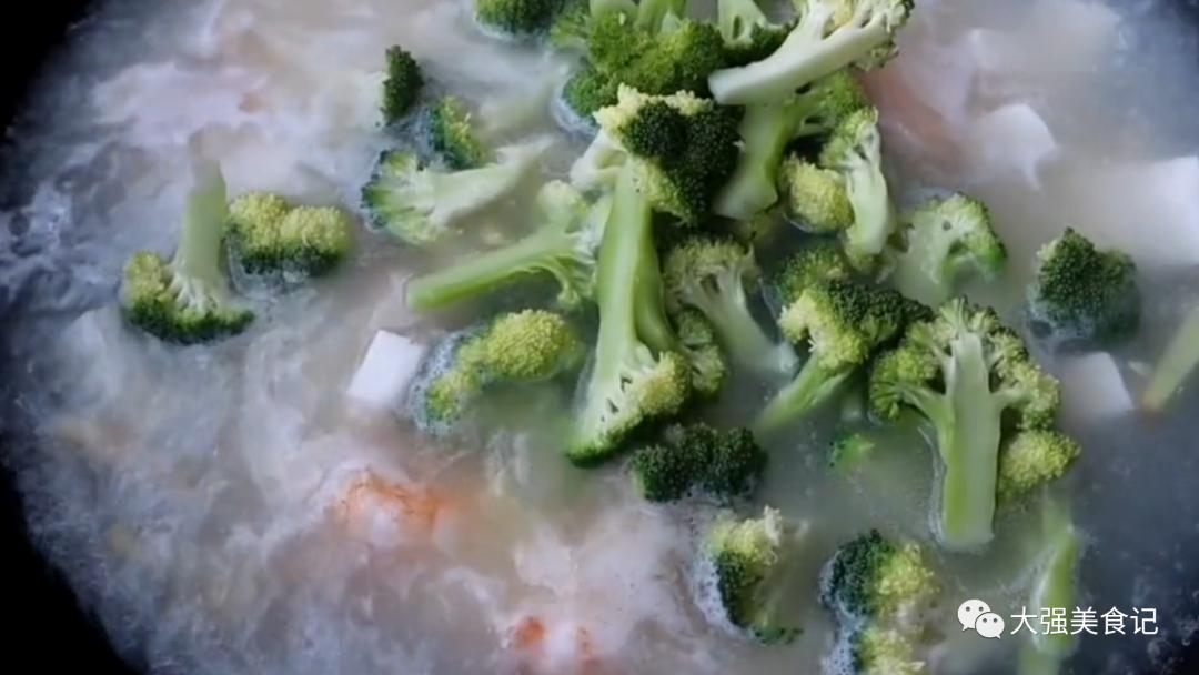 这2份食疗方子一定能帮到你,失眠克星就靠一道药膳汤