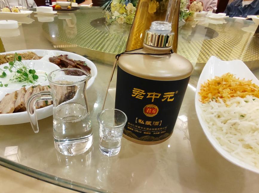 实体店买酒和网上买酒哪个靠谱,网上买酒是否合法