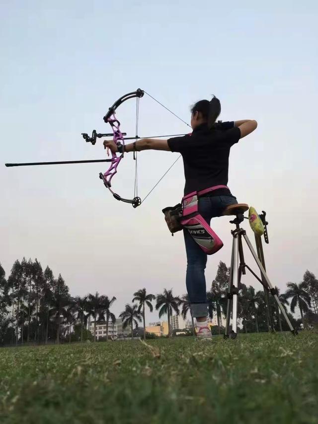 广西独腿女跳高冠军在快手直播助力家乡沃柑销售