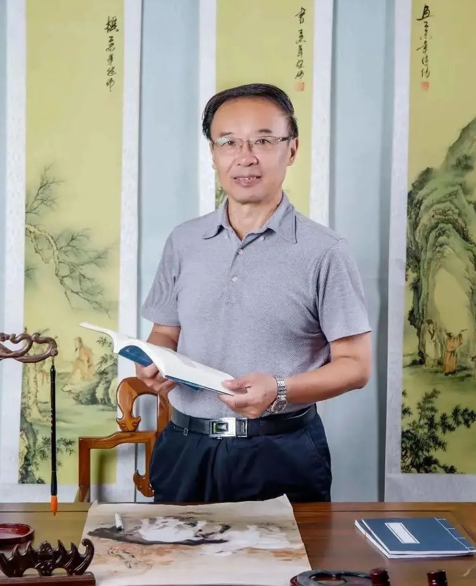 与书相伴与智慧同行,与书相伴静静地享受这段时光