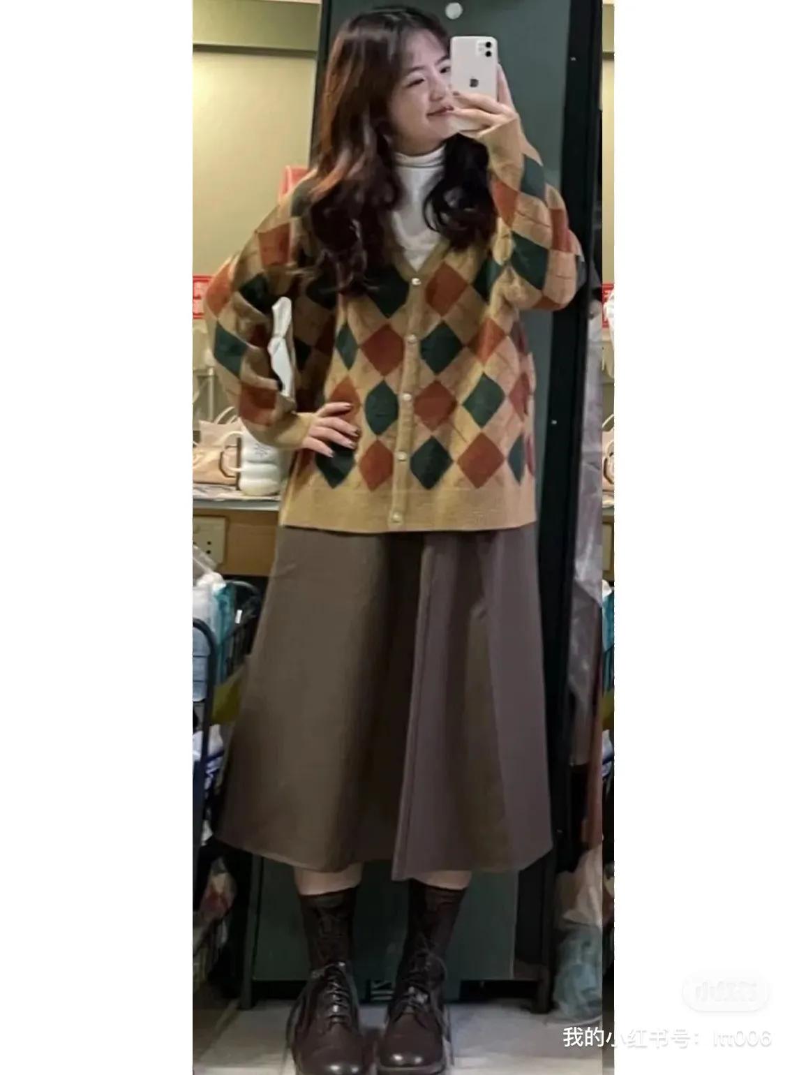 女性凸显身材的穿搭紧身,丰满成熟型身材穿搭瑜伽