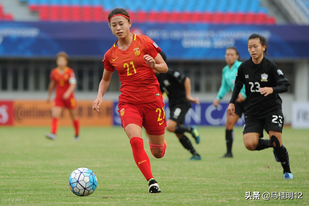 足球微小说,沸腾的足球解说