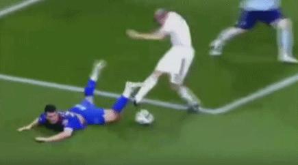 盘点足坛五大“大反派”巨星：长得吓人踢得野蛮，做队友最舒服