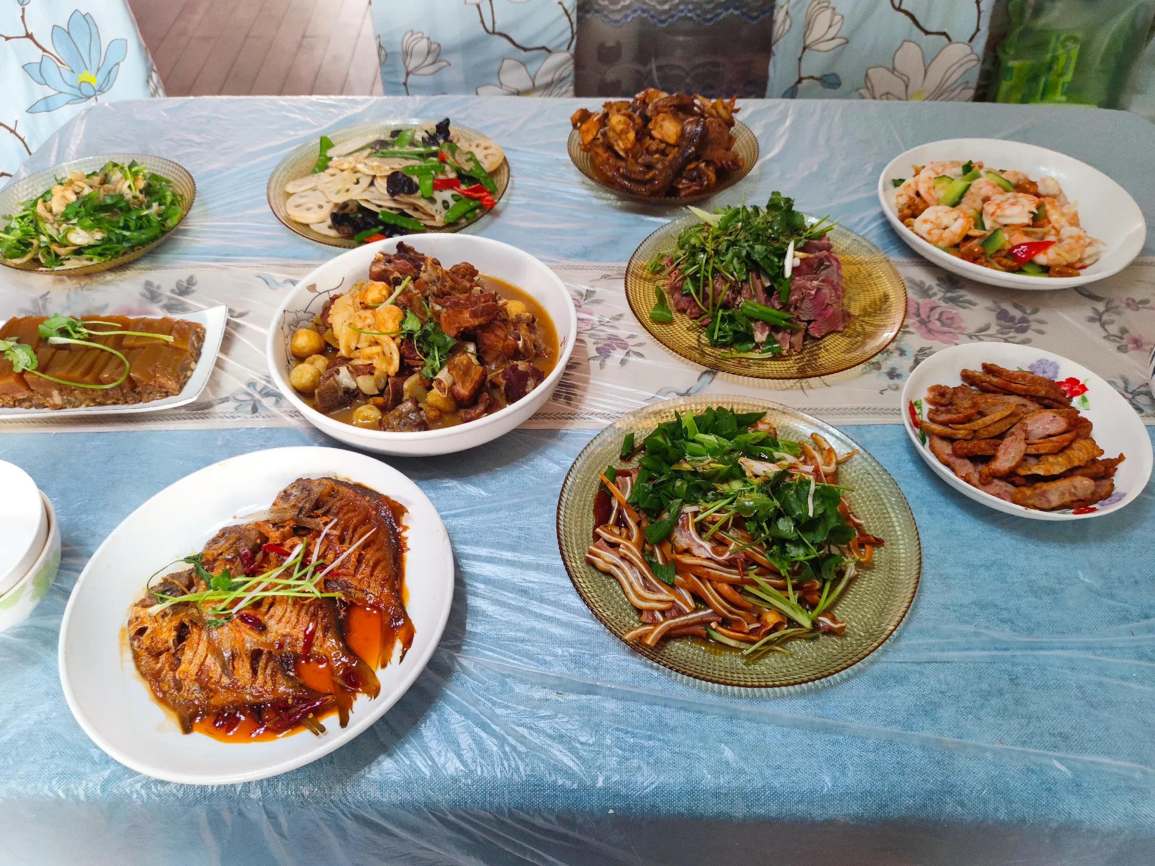 今日母亲节祝每一位母亲节日快乐,明天母亲节该给妈妈做些什么好呢