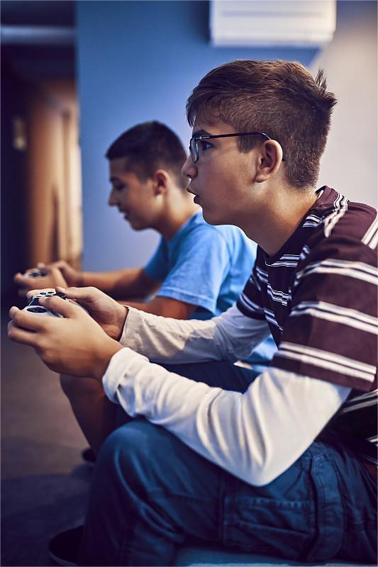 改善圆肩驼背的瑜伽体式,改善圆肩驼背的健身动作