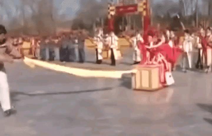 电视剧中的不忍直视,为什么电视剧拍戏只有上半身