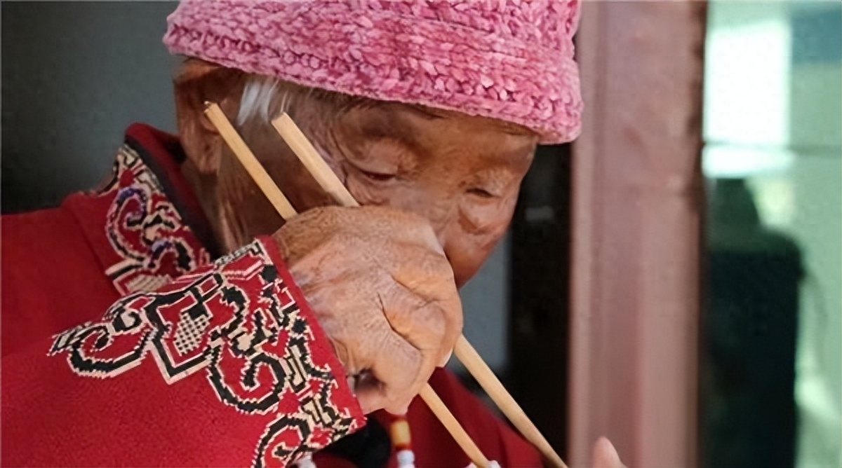 离婚3年后，老公欠债30万找我，我的选择让他后悔