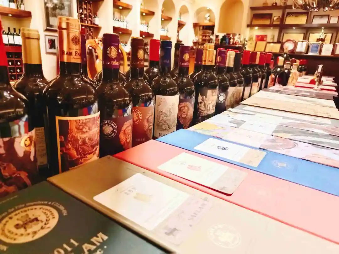 烟台让世界微醺,烟台开发区西夫拉姆酒场