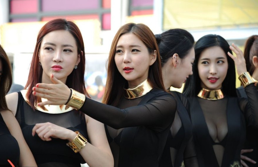 何超琼出席澳门美高梅,何超琼如何整治李嘉欣