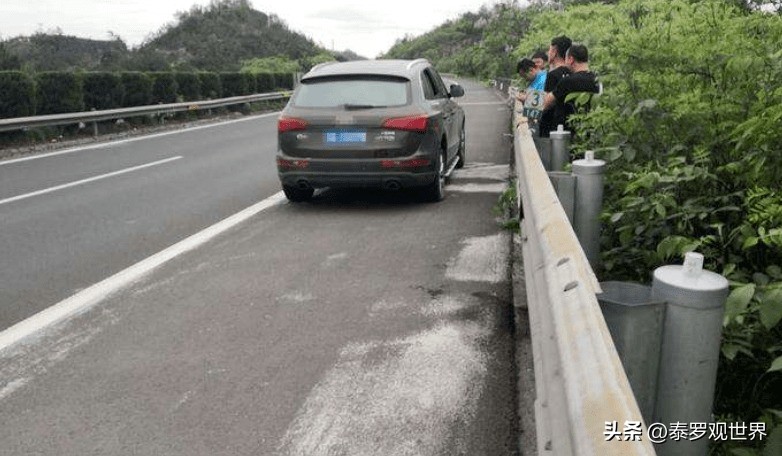 四川重大交通事故最新消息,四川面包车翻下公路路基致6死4伤