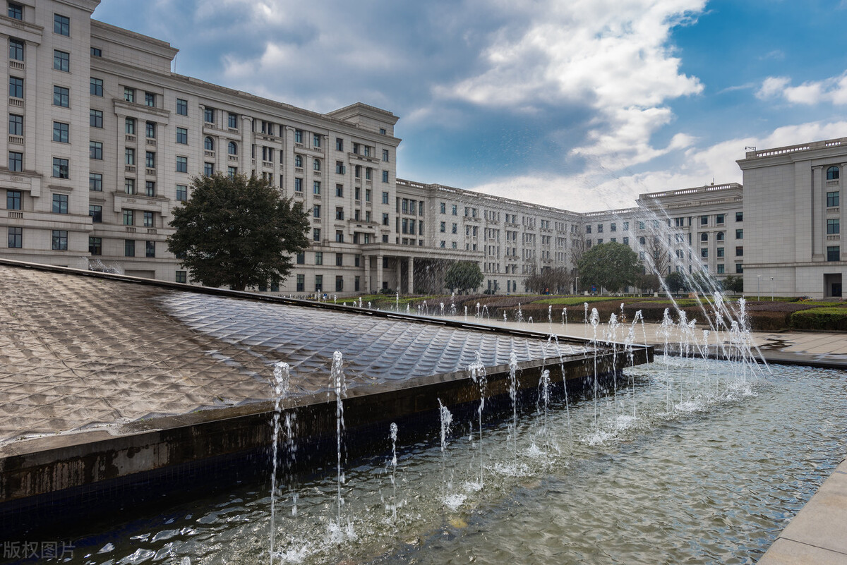 电子科技大学为何越来越牛,电子科技大学毕业生的发展