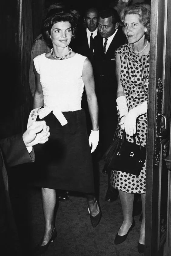 芭珠周末档|送这10本珠宝书给你做新年礼物，开心不？