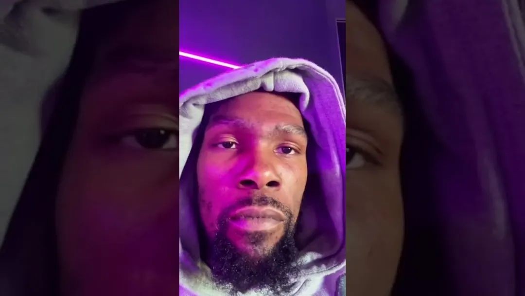 凭借一个「摊手」动作成为顶流的网红，居然是个体育届的KOL？