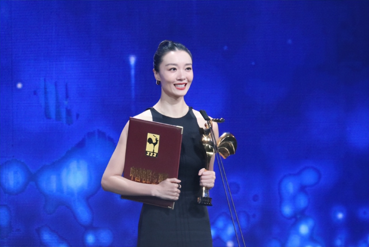 金鸡奖朱一龙获奖前描述,金鸡奖朱一龙获奖现场