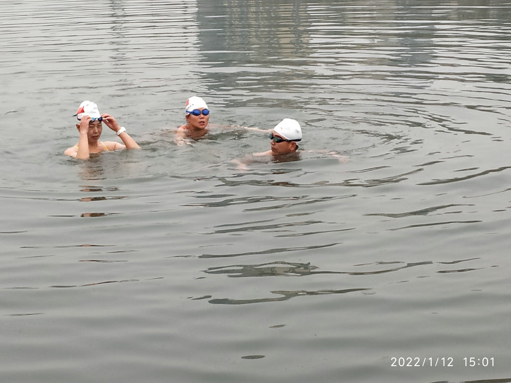 湘西欢乐冬泳人——向怀化水上部落“碉堡村”致敬