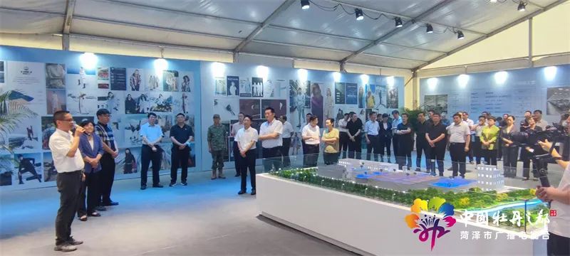 主要领导实地考察项目建设,县委书记带队观摩项目建设