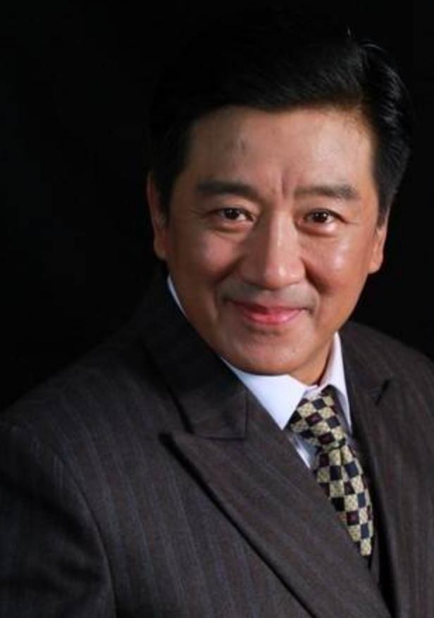 丁勇岱演夫妻,丁勇岱与妻子孩子近照