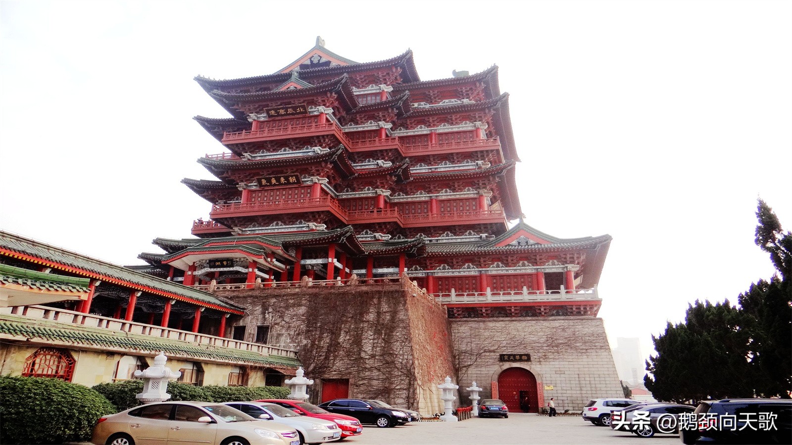 南昌滕王阁江南四大名楼之首,南昌滕王阁和武汉滕王阁的区别