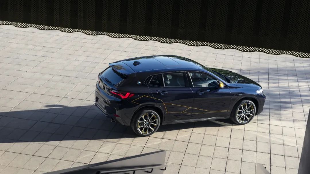 宝马x2和宝马1系对比,宝马1系和宝马x2的区别