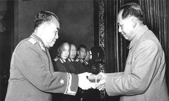 开国将帅中有多少黄埔生?彭总:81个,毛主席:蒋校长要生气啰