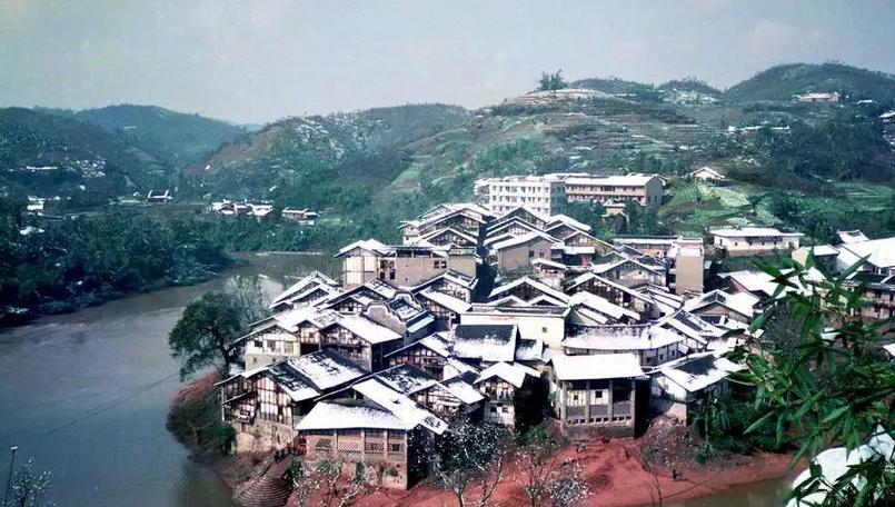 重庆富豪破产负债1亿再创业,重庆富豪郭家富的人生