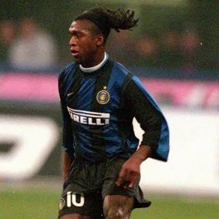 伊布在米兰几个冠军,伊布回归米兰进了几个球