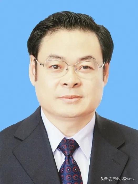 三申夫人的奢靡生活3.9亿的私人飞机空运鲜奶和特殊的高尔夫