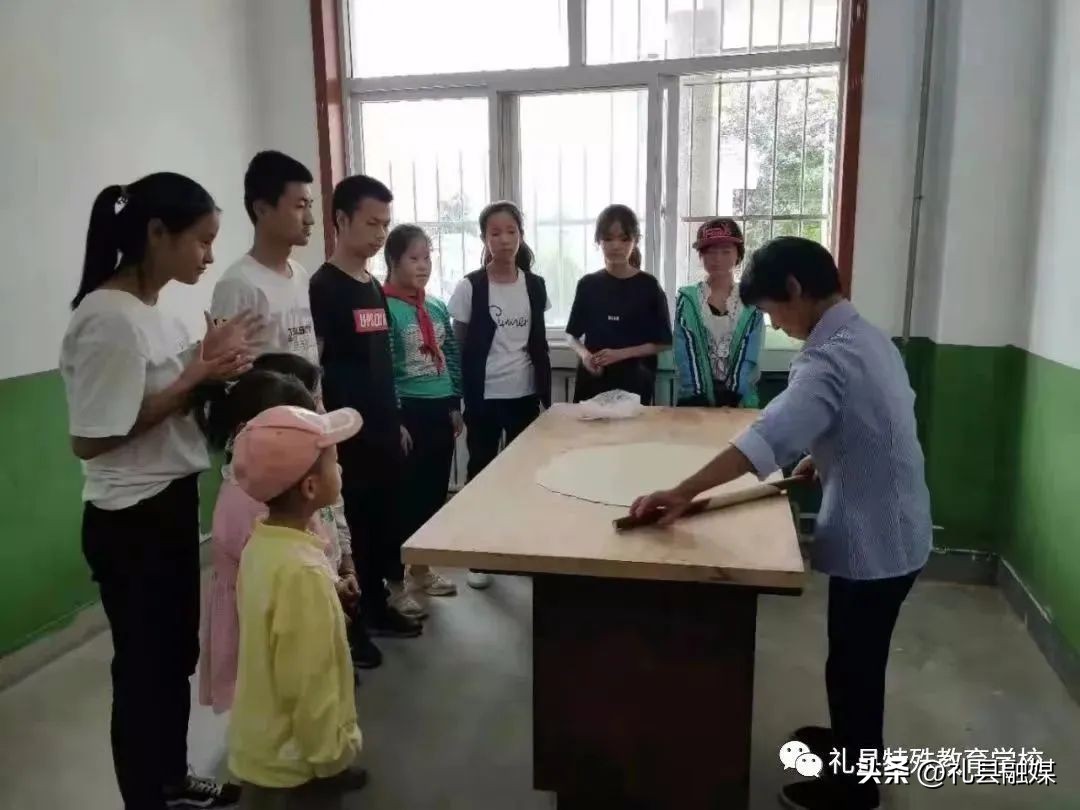 鐖卞績娴囩亴闈欏緟鑺卞紑,鐢ㄥ績鑱嗗惉闈欏緟鑺卞紑鐗规畩鏁欒偛瀛︽牎