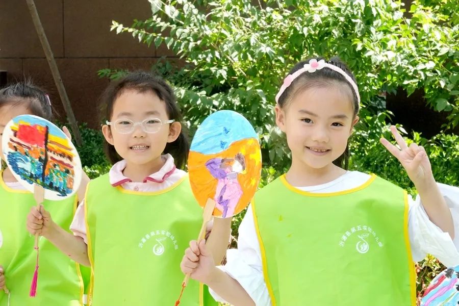 六一儿童节花儿与少年,六一儿童节花儿向阳开