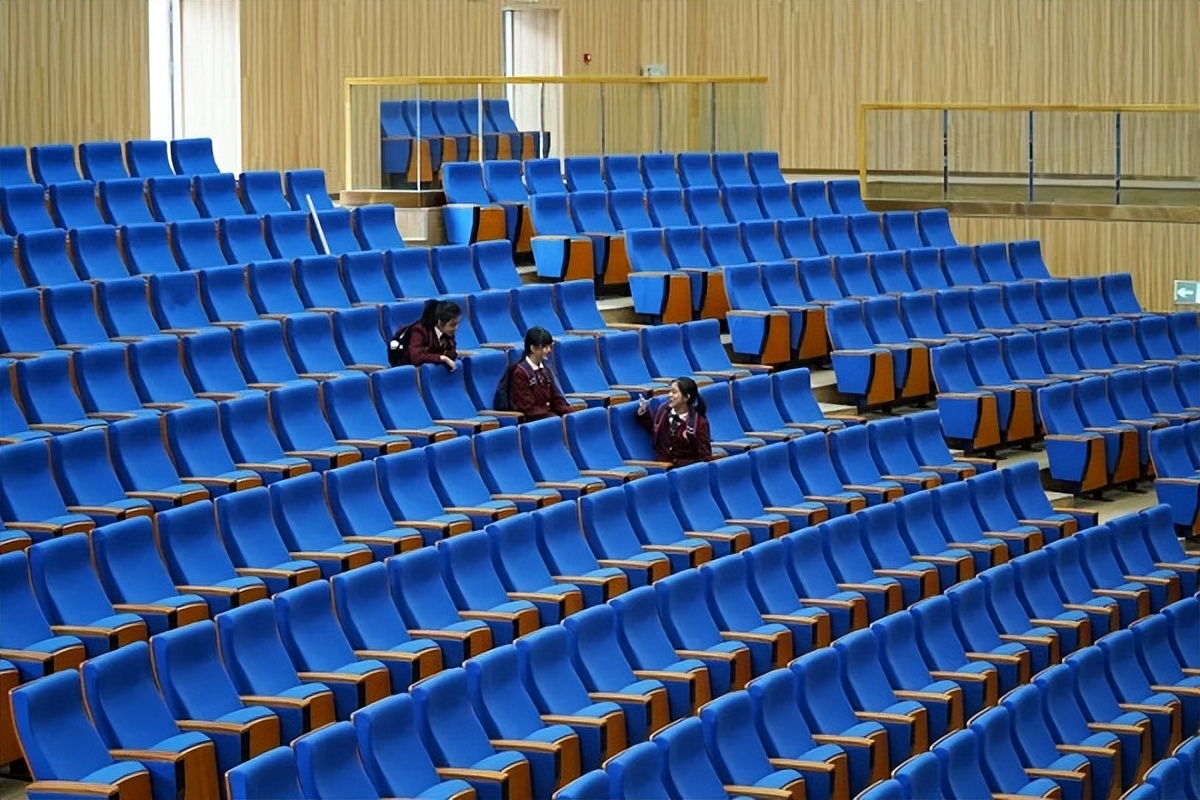 成都武侯外国语学校2022招生简章,2022年成都电子信息学校招生简章