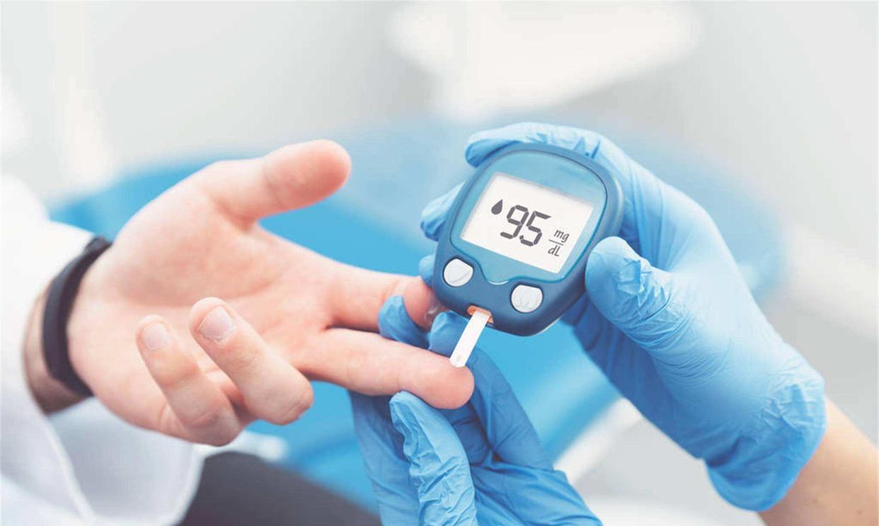 每天吃一个熟苹果功效坚持一周,每天早上都吃一个煮熟的苹果好吗