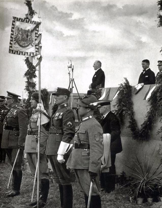 捷克曾有多辉煌？敢叫板希特勒，一枪没放惨遭瓦解