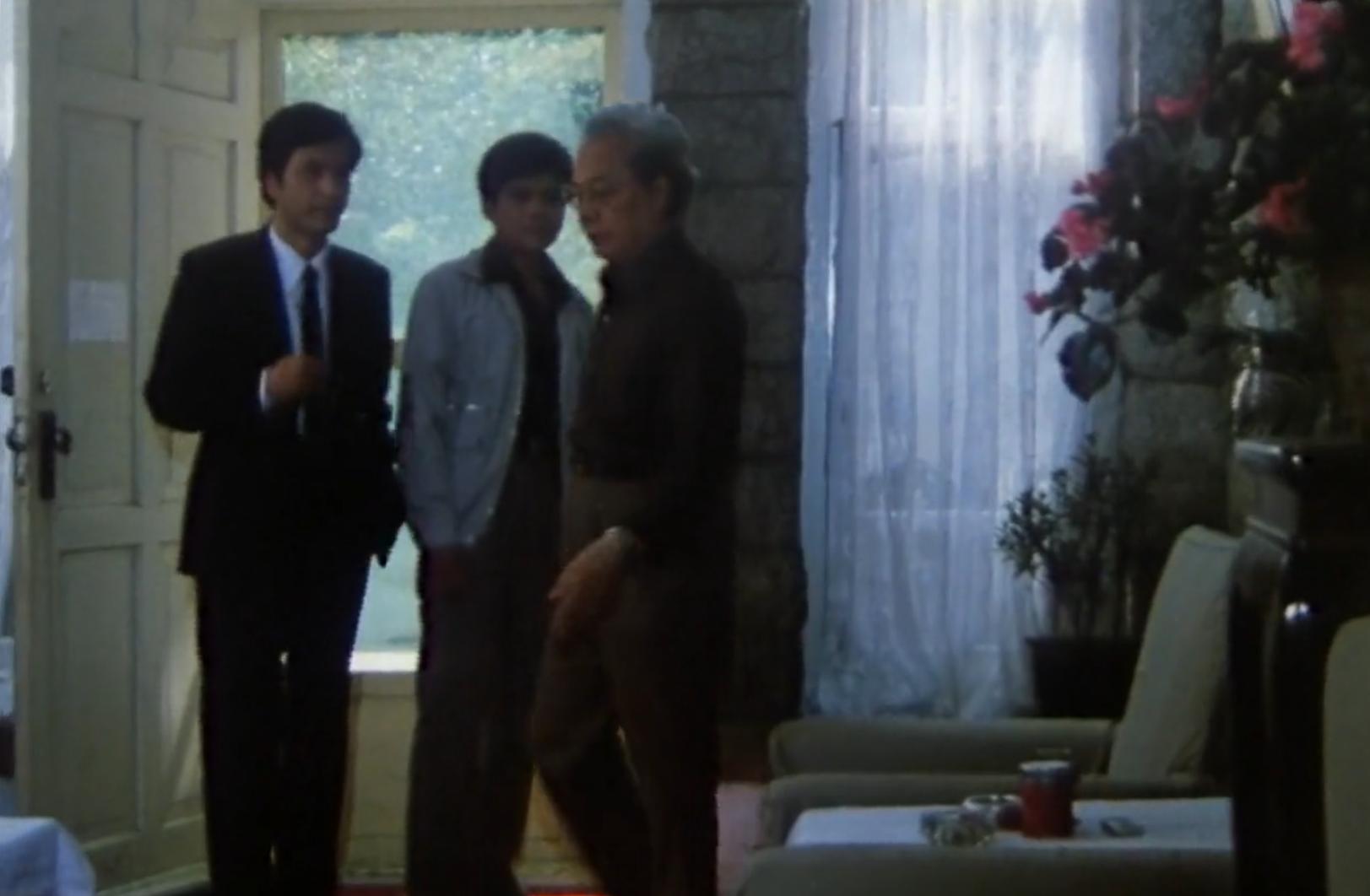 白雾街*杀凶**案：男人离奇死于电车，警方竟靠化妆品找到了有利线索