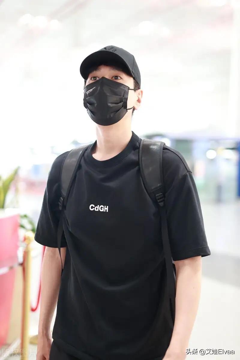 赵又廷现身机场签名,赵又廷机场最新消息