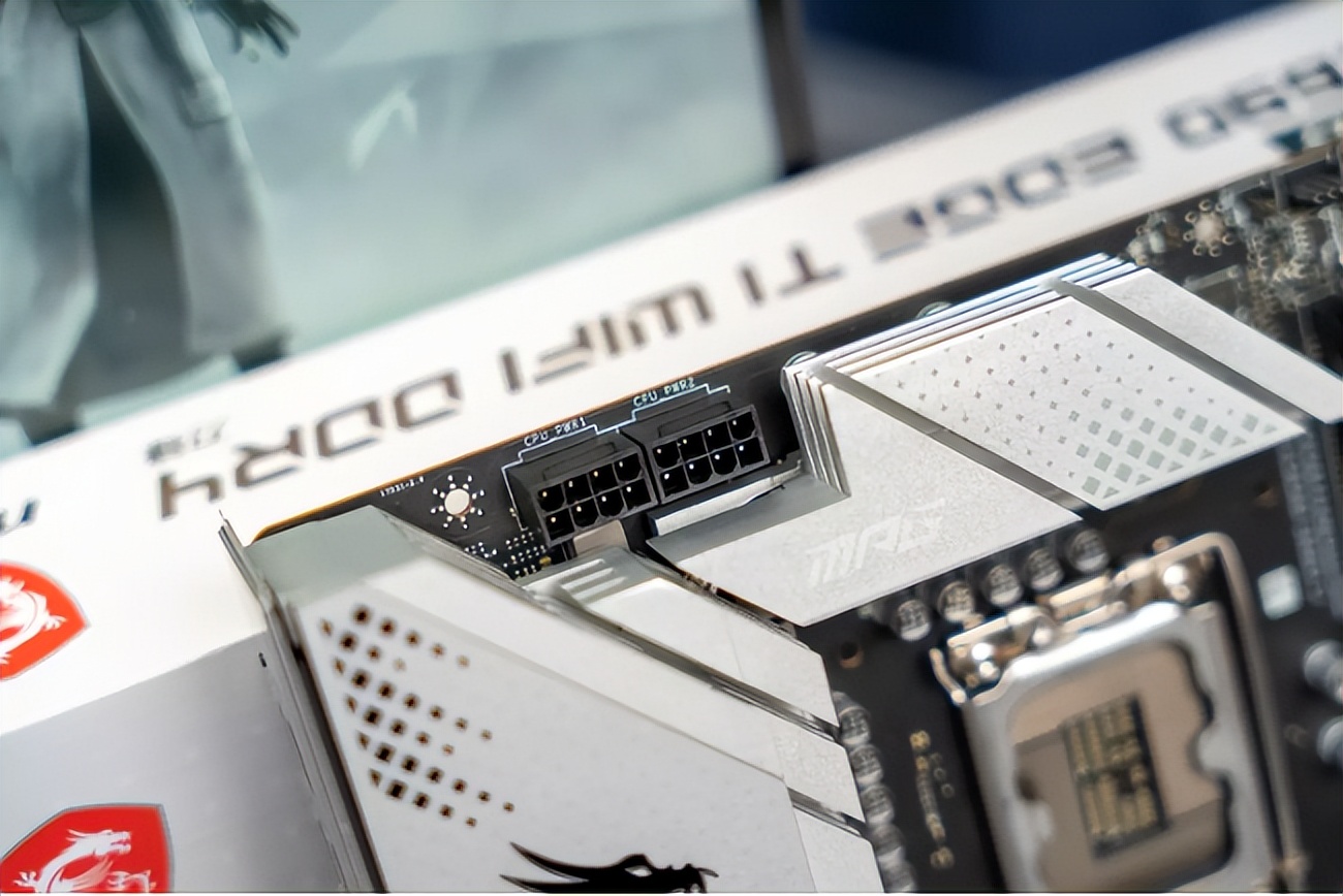 xpg白色机箱,xpg白色和金色