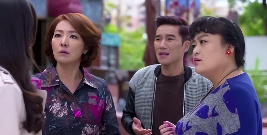 儿媳眨眼逼我说退休金只有3000，亲家跟我不一样