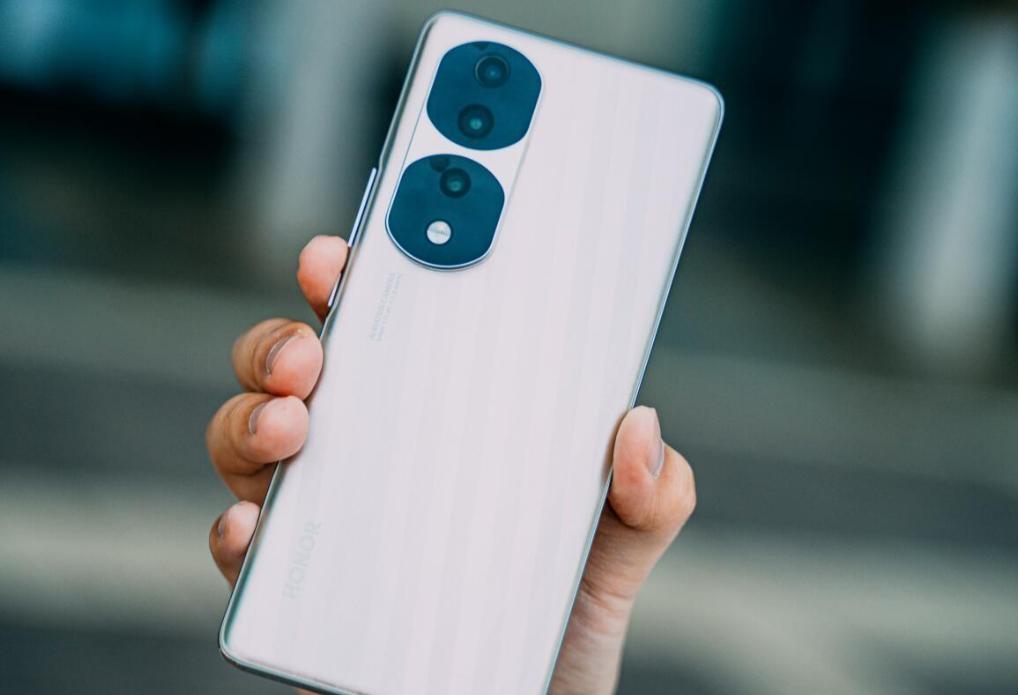 国产手机4000以上哪款性价比高,国产手机2500元性价比最高的一款