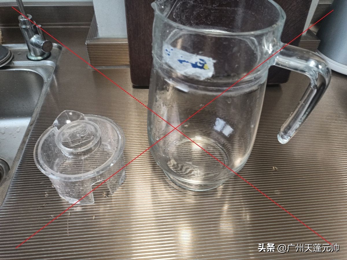 出门吃饭被服务员盯着看,出去吃饭看餐厅卫生