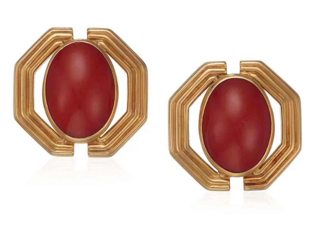 红珊瑚是深海中的千年灵物,深海精灵红珊瑚的万般风情