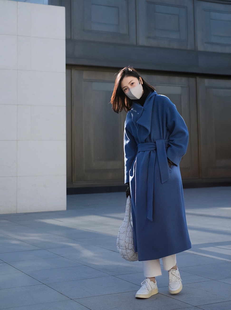 适合冬天穿羊毛混纺大衣,适合在冬季穿的浅色大衣