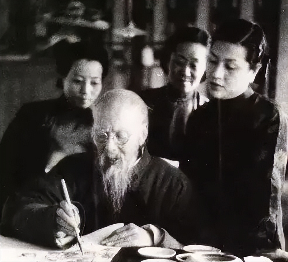 搞艺术的男人性格,搞艺术的人浪漫又多情