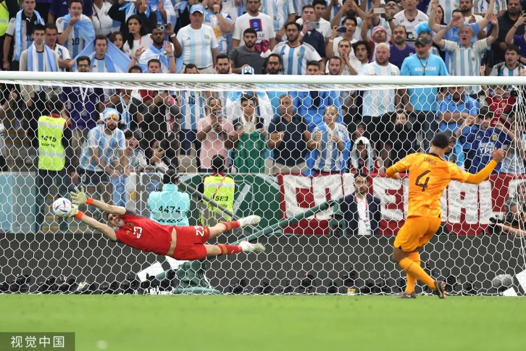 马丁内斯十年饮冰,马丁内斯成名战