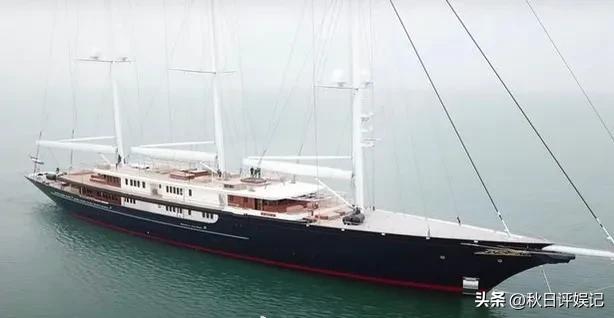 贝佐斯和桑切斯在游艇,贝佐斯乘5亿美元豪华游艇出海
