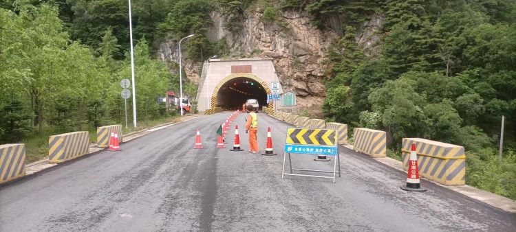 【“三抓三促”进行时】隧道清洗换新颜