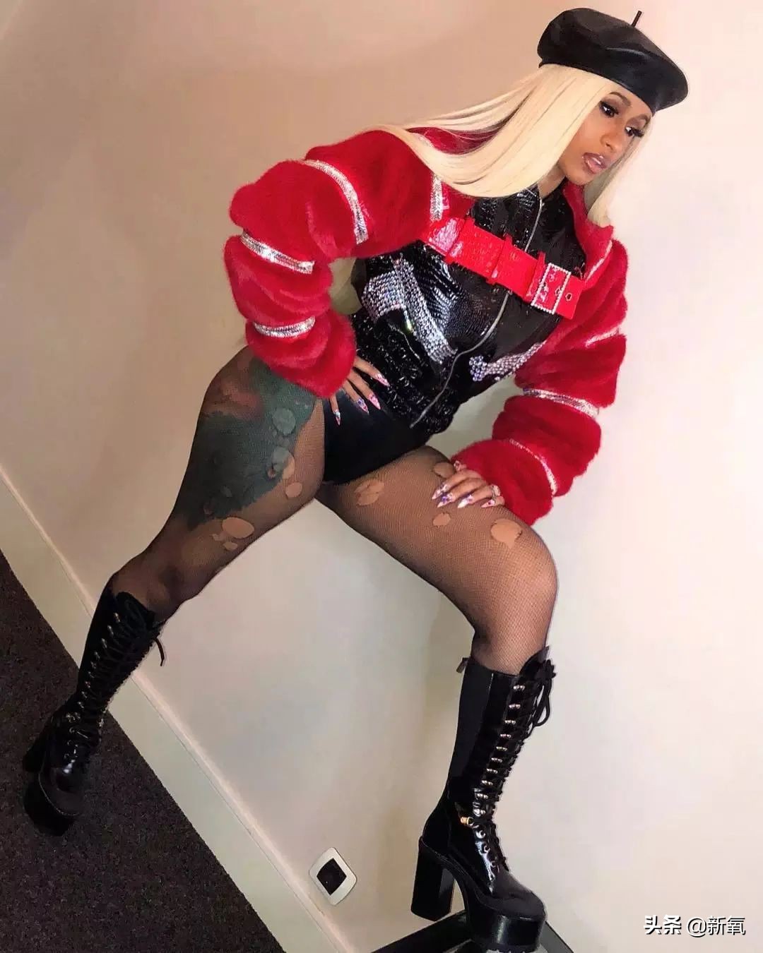 好拽！从贫民窟到顶奢代言人，骂卡戴珊是学人精…