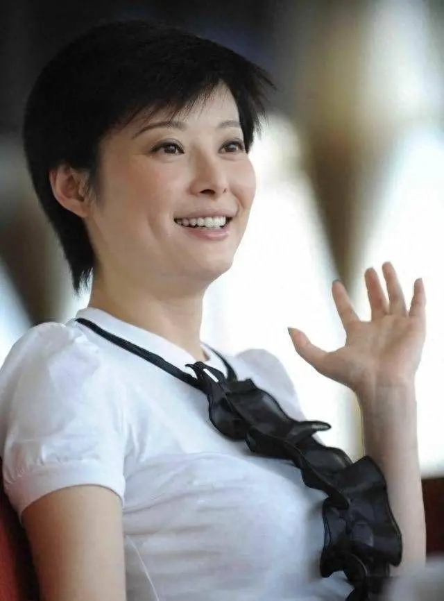 袁立偷狗搞笑视频,袁立讲偷狗的视频