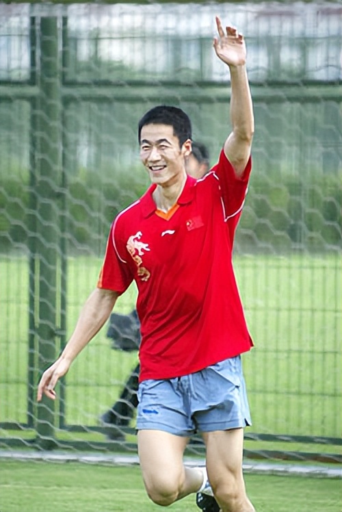 女足跟男足差距有多大,球迷男足和女足的差距