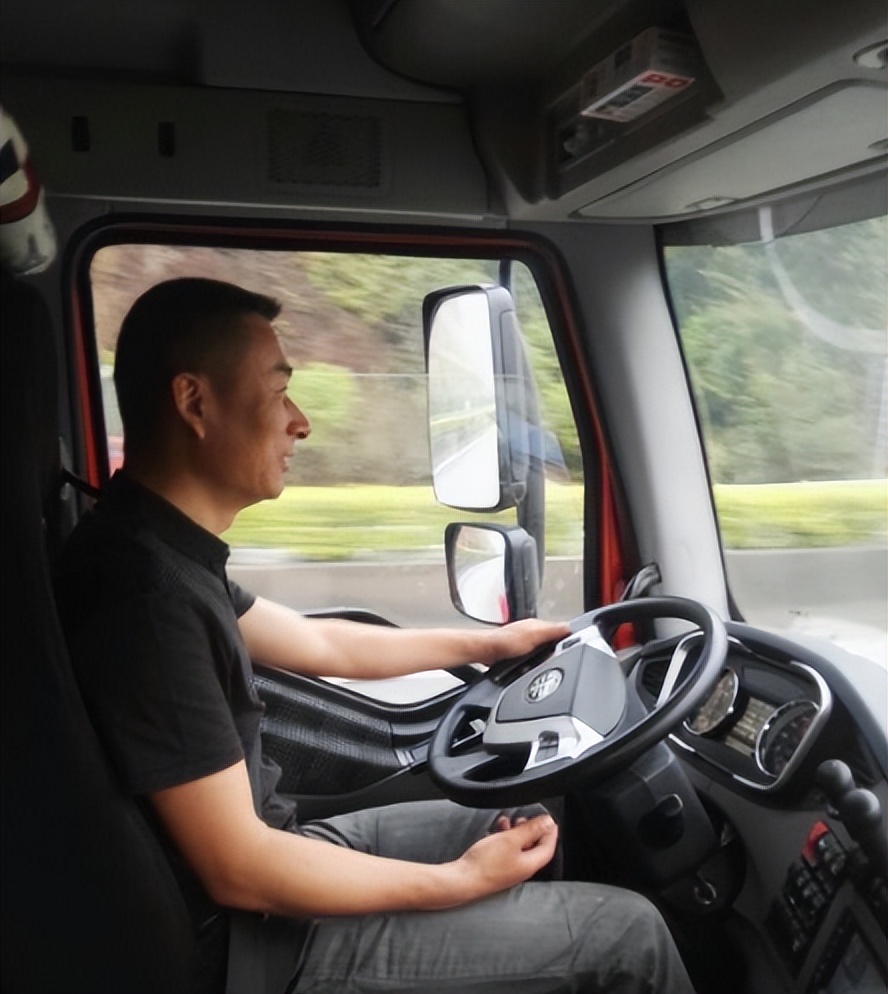 三种行业用工荒月薪过万无人问津,大行业用工荒月入过万都无人问津