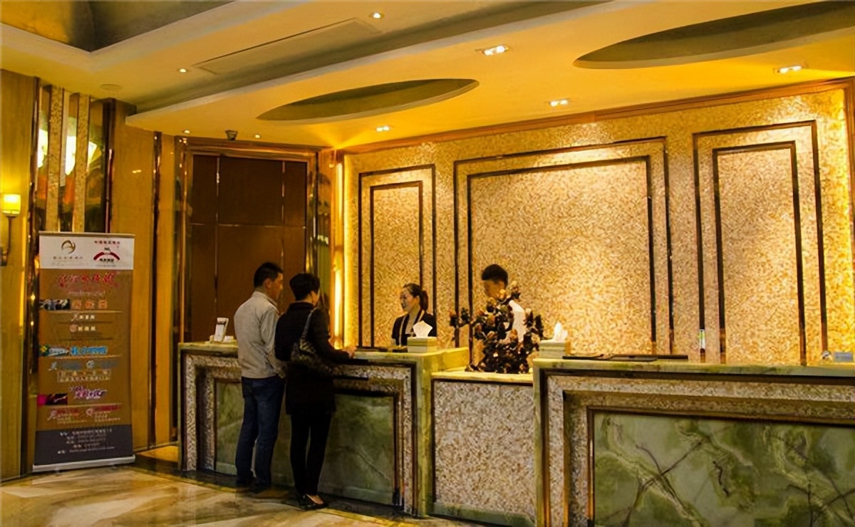酒店前台工作真实感受工资高吗,酒店前台工作有没有前途
