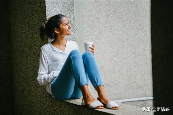 分手一年了还放不下他该怎么办,分手了还是放不下很想他该怎么办